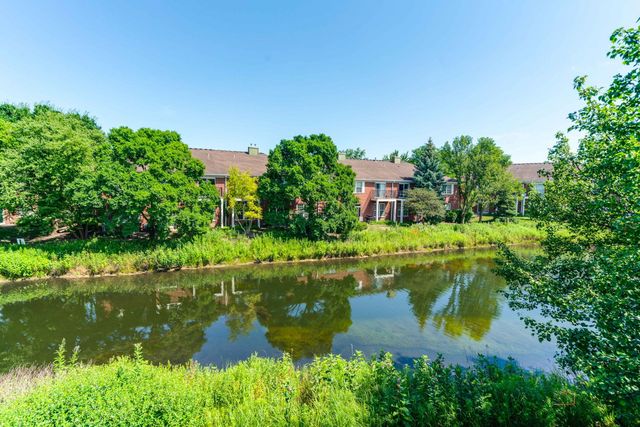 1002 Kensington Drive, Northbrook, IL 60062