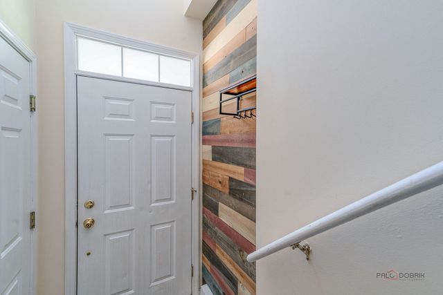 1002 Kensington Drive, Northbrook, IL 60062