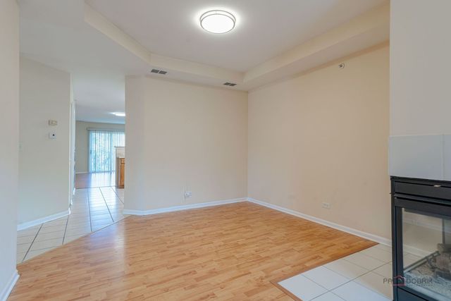 1002 Kensington Drive, Northbrook, IL 60062