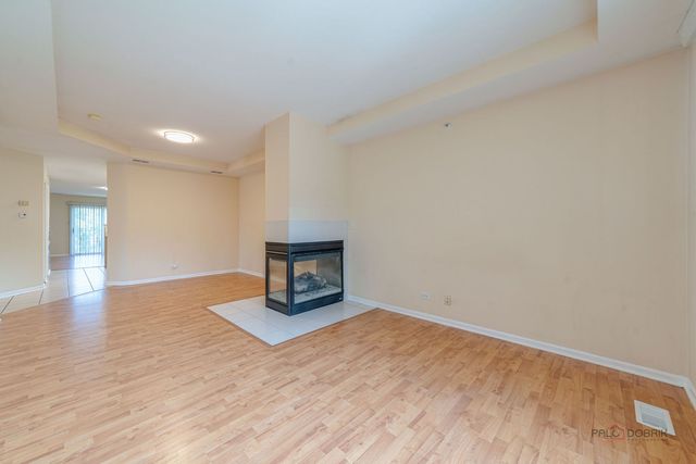 1002 Kensington Drive, Northbrook, IL 60062