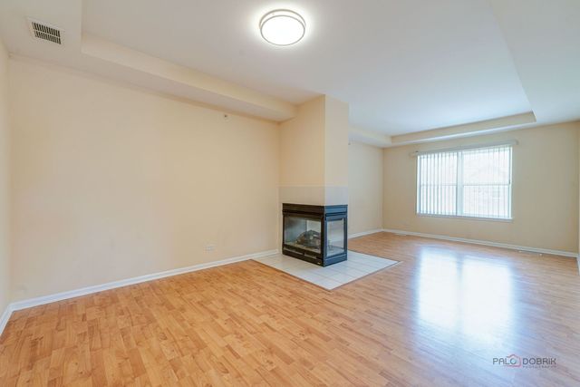 1002 Kensington Drive, Northbrook, IL 60062