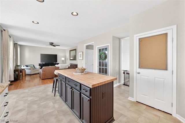 37830 Stoney Lake Drive, North Ridgeville, OH 44039