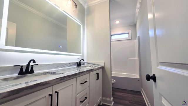 302 Firelight Way, Byron, GA 31008