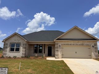 302 Firelight Way, Byron, GA 31008