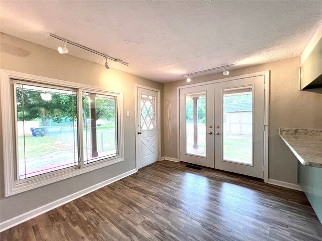 2027 W MINNESOTA Avenue, Chickasha, OK 73018