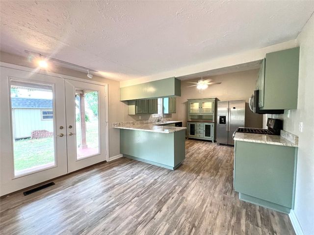 2027 W MINNESOTA Avenue, Chickasha, OK 73018