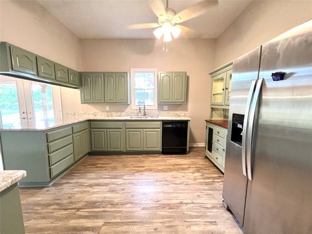 2027 W MINNESOTA Avenue, Chickasha, OK 73018
