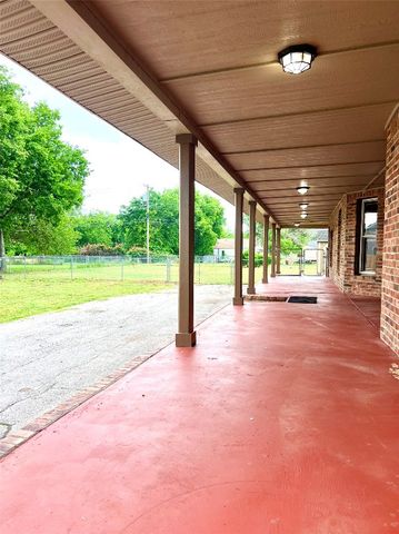 2027 W MINNESOTA Avenue, Chickasha, OK 73018