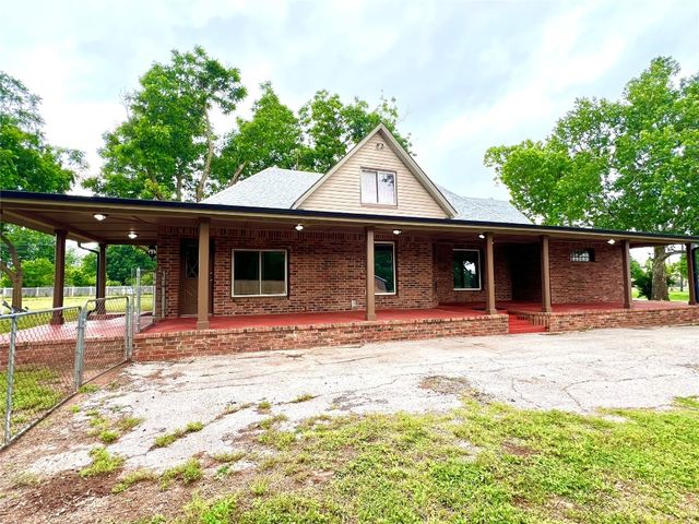 2027 W MINNESOTA Avenue, Chickasha, OK 73018