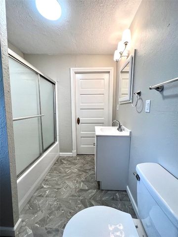 2027 W MINNESOTA Avenue, Chickasha, OK 73018