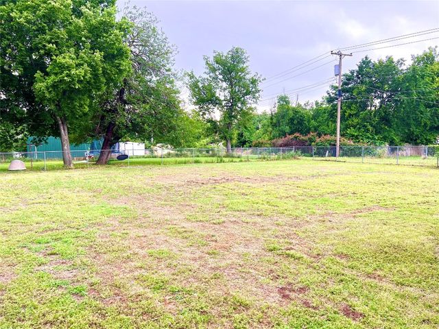 2027 W MINNESOTA Avenue, Chickasha, OK 73018
