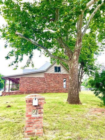 2027 W MINNESOTA Avenue, Chickasha, OK 73018