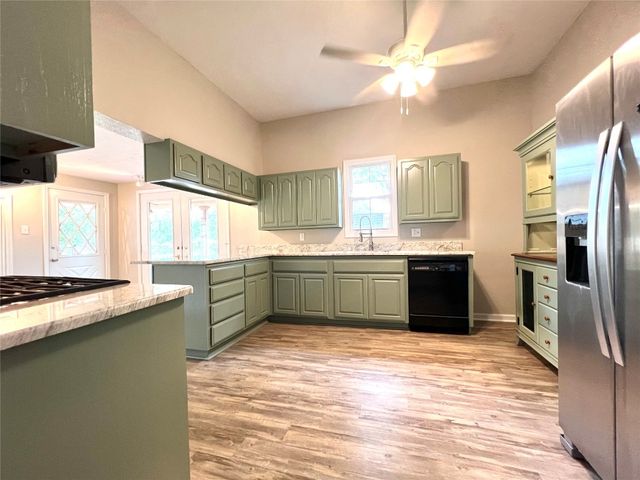 2027 W MINNESOTA Avenue, Chickasha, OK 73018