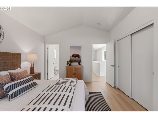 9205 N MACRUM Ave, Portland, OR 97203
