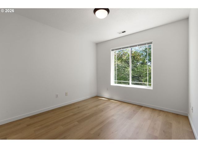 9205 N MACRUM Ave, Portland, OR 97203