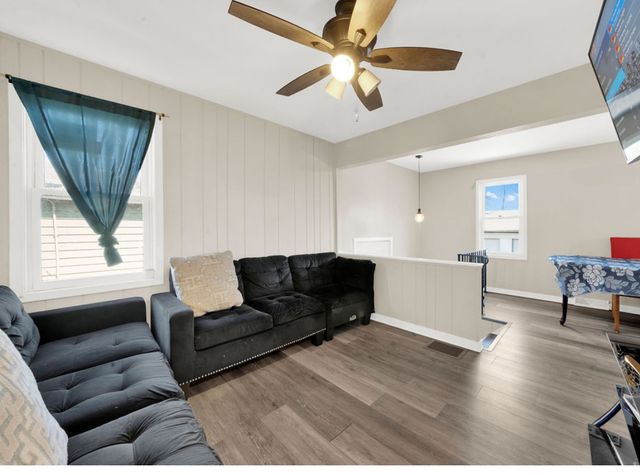 12565 Irving Avenue, Blue Island, IL 60406