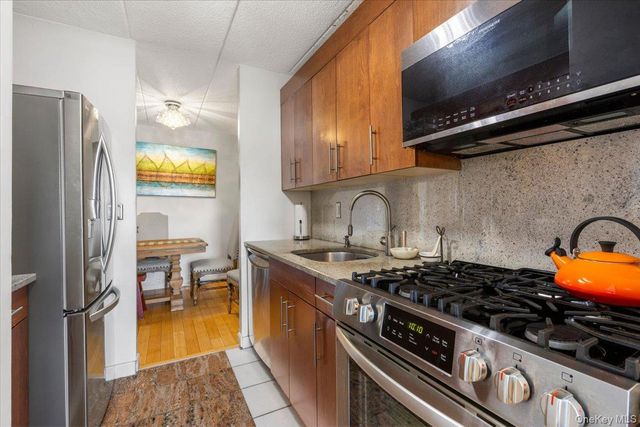 1085 Warburton Ave 304, Yonkers, NY 10701