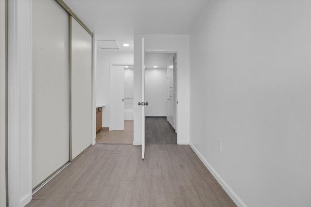 914 Acosta Plaza 32, Salinas, CA 93905