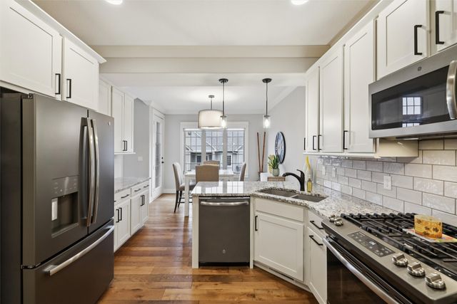 14036 Ridgemont Drive, Urbandale, IA 50323