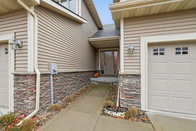 14036 Ridgemont Drive, Urbandale, IA 50323