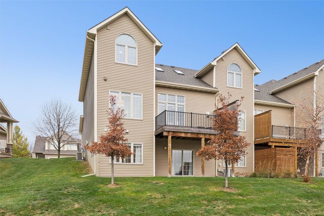 14036 Ridgemont Drive, Urbandale, IA 50323