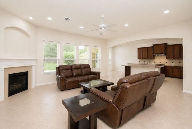 6811 Bannon Trail, Sugar Land, TX 77479