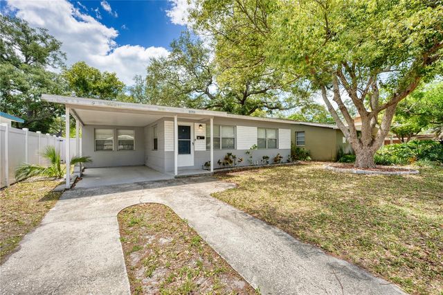 8086 28TH AVENUE N, St Petersburg, FL 33710