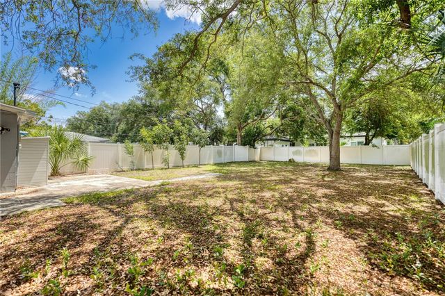 8086 28TH AVENUE N, St Petersburg, FL 33710