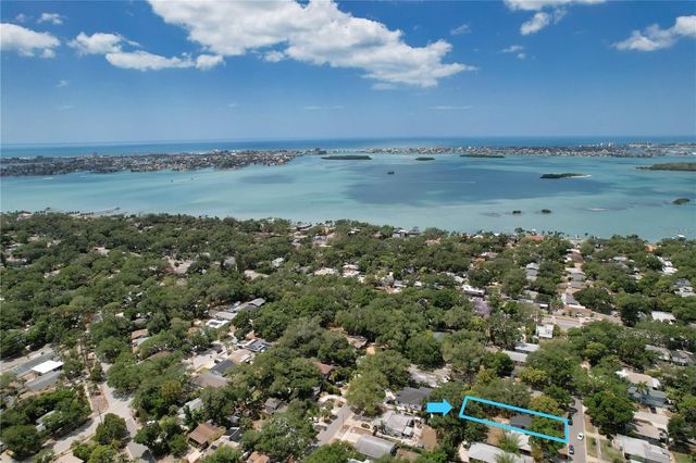 8086 28TH AVENUE N, St Petersburg, FL 33710