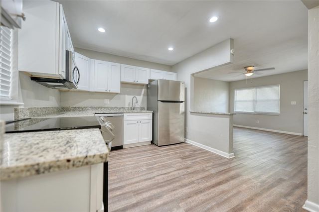 8086 28TH AVENUE N, St Petersburg, FL 33710