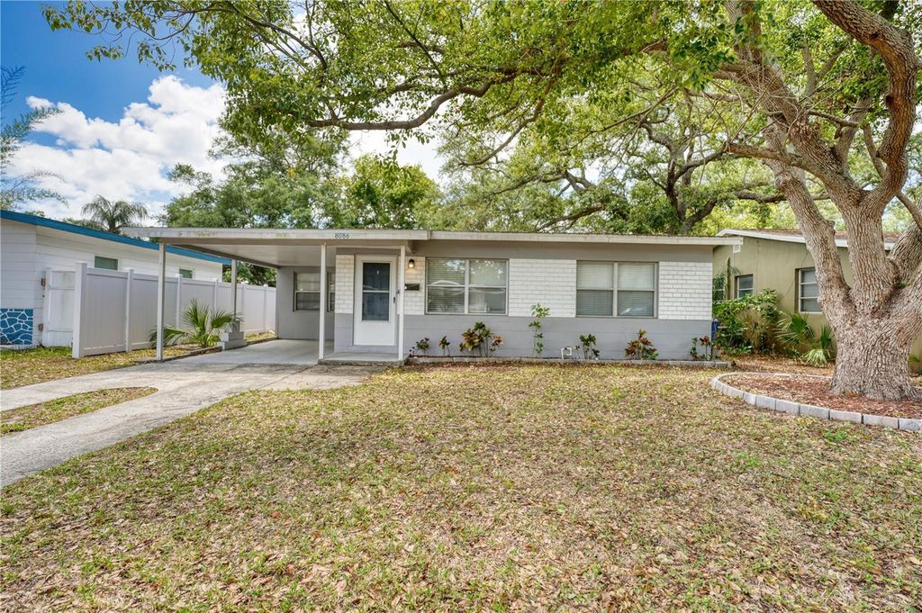 8086 28TH AVENUE N, St Petersburg, FL 33710