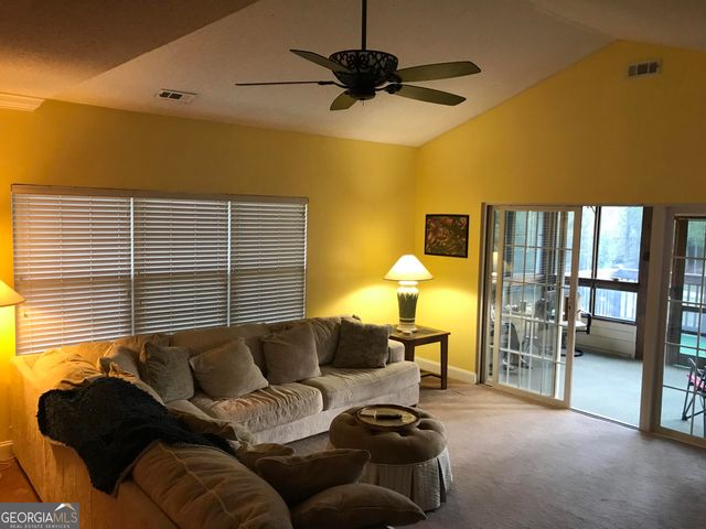 92 Gleneagle Court B301, Clayton, GA 30525