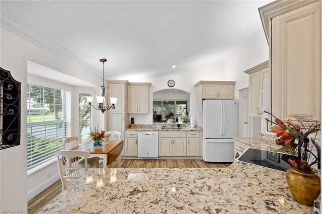 5963 Sand Wedge LN 205, Naples, FL 34110