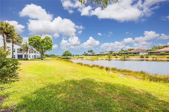 5963 Sand Wedge LN 205, Naples, FL 34110