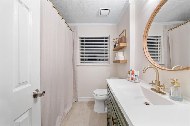 1800 Sheridan Drive, Baytown, TX 77520