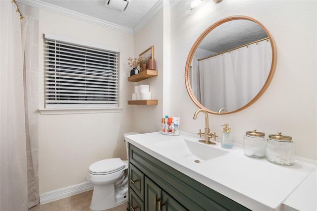 1800 Sheridan Drive, Baytown, TX 77520