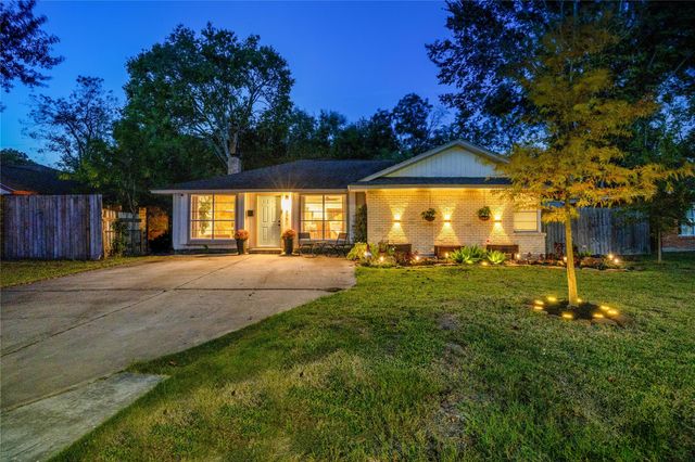 1800 Sheridan Drive, Baytown, TX 77520