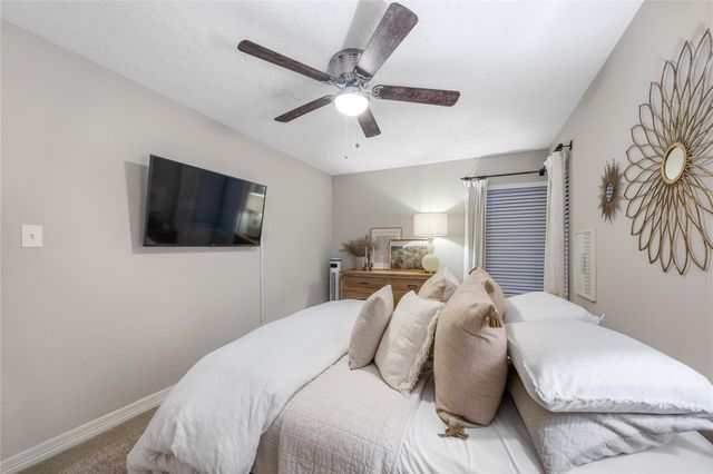 1800 Sheridan Drive, Baytown, TX 77520