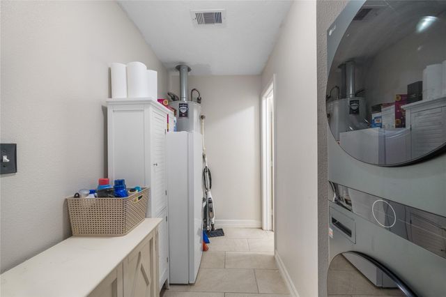 1800 Sheridan Drive, Baytown, TX 77520