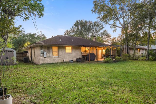 1800 Sheridan Drive, Baytown, TX 77520