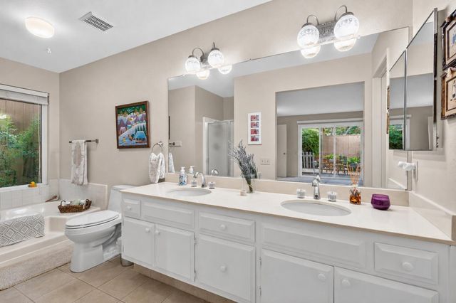 613 Edgebrook Ct, Modesto, CA 95354