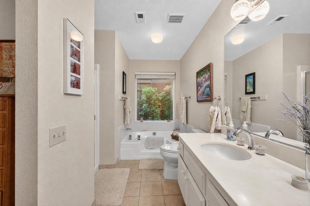 613 Edgebrook Ct, Modesto, CA 95354