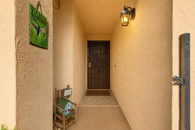 613 Edgebrook Ct, Modesto, CA 95354