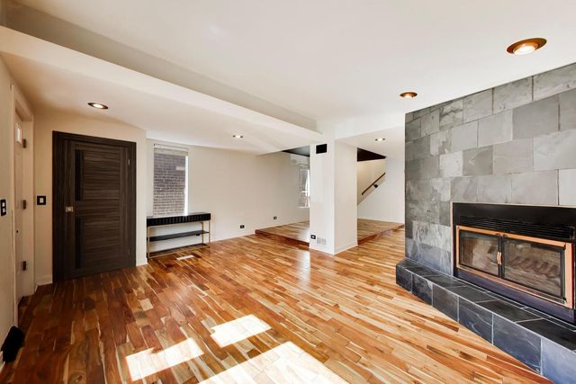 2638 W Grand Avenue, Chicago, IL 60612