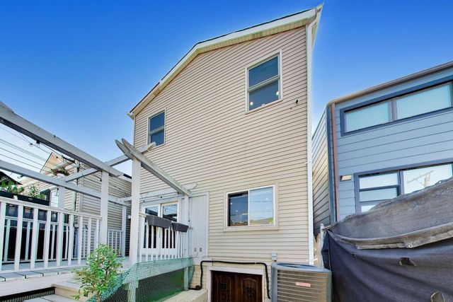 2638 W Grand Avenue, Chicago, IL 60612