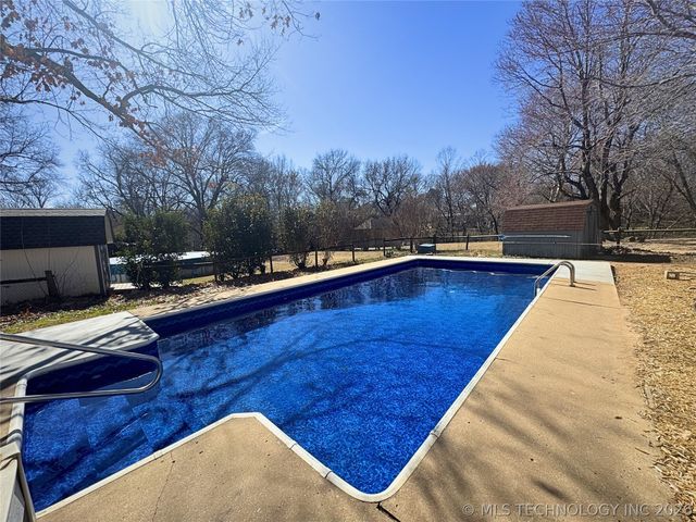 105 W Yuma Court, Broken Arrow, OK 74011