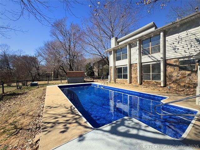 105 W Yuma Court, Broken Arrow, OK 74011