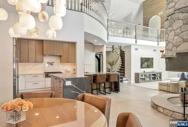 16 Ware Road, Upper Saddle River, NJ 07458