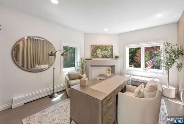 16 Ware Road, Upper Saddle River, NJ 07458