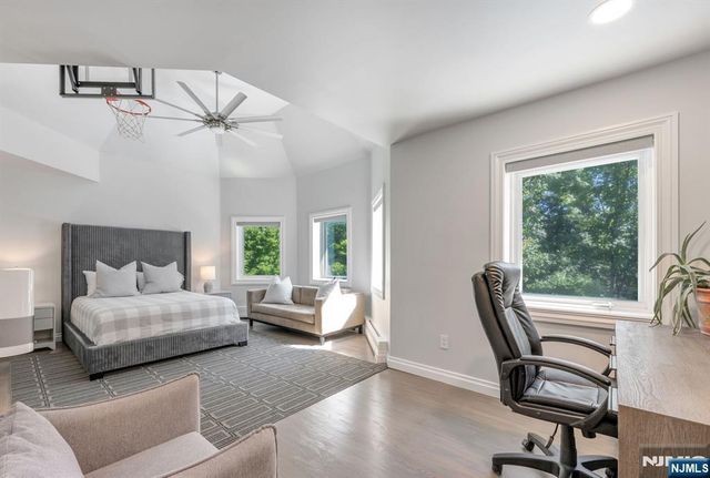 16 Ware Road, Upper Saddle River, NJ 07458
